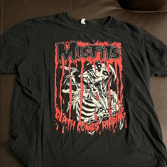 Misfits Black and Red Graphic T-Shirt - Picture 1 of 4